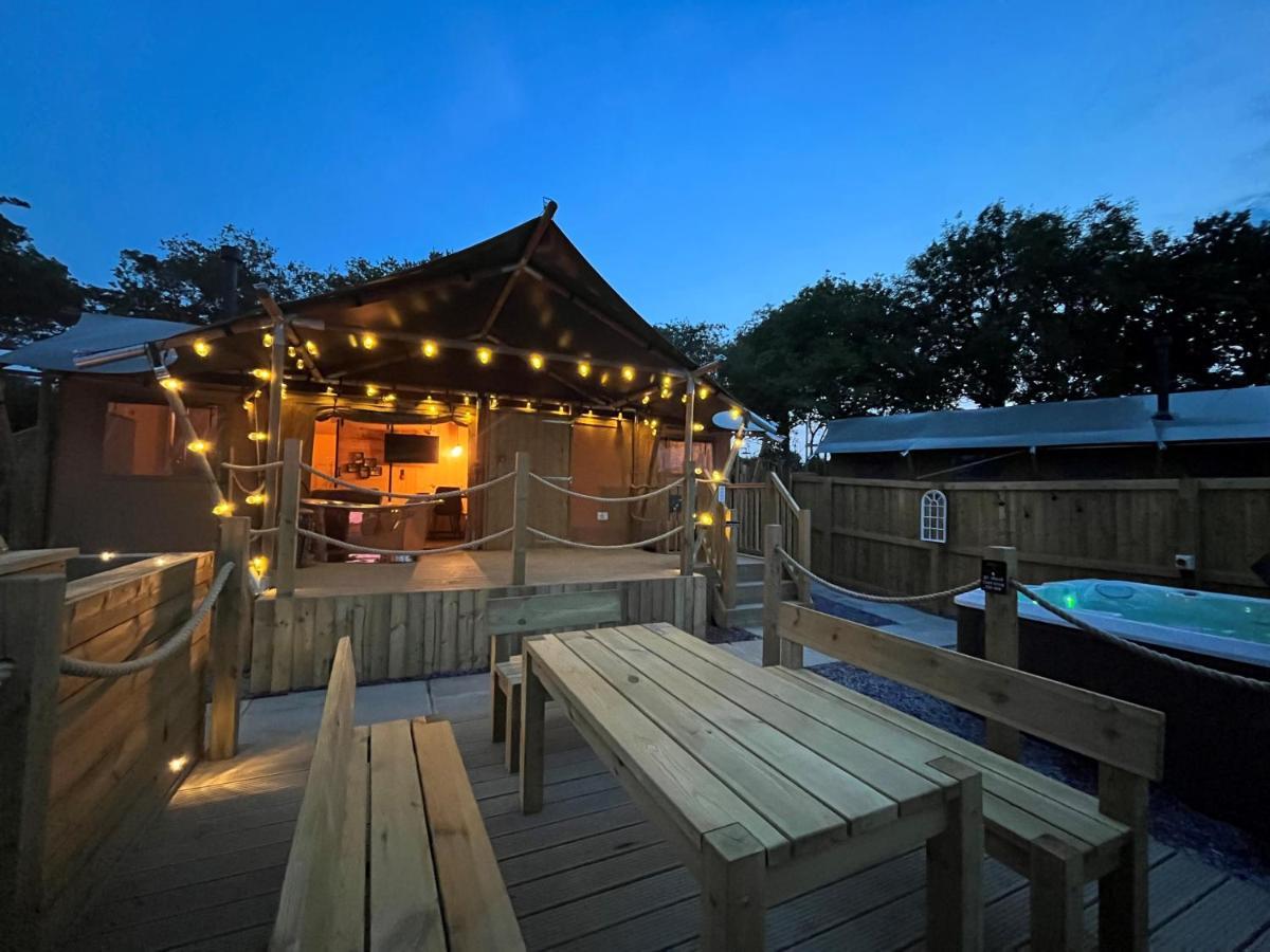 Jungle Book Safari Tent Tenby Esterno foto